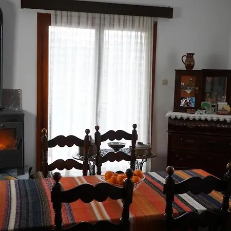 Traditional House Infinite View